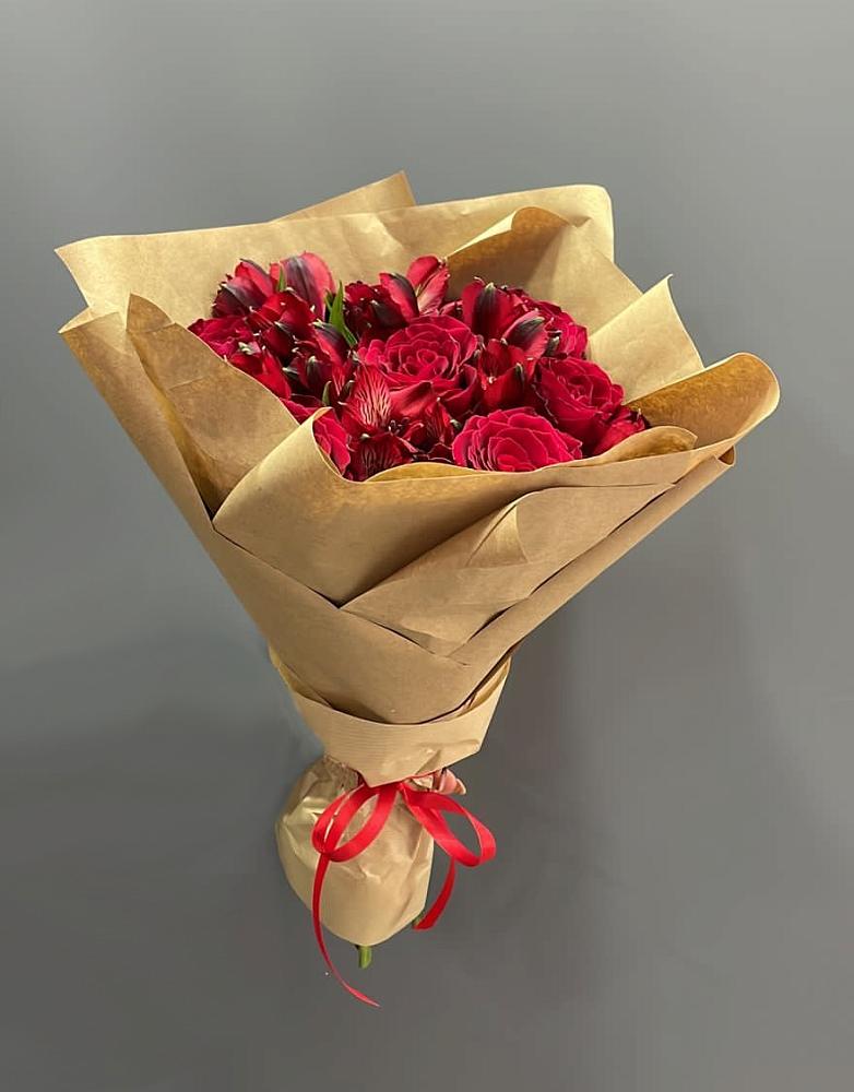 Букет цветов из: Альстромерии и Розы в Калиновке Курской области