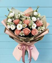 Букет цветов из:  Розы, Альстромерии и Лизиантусы в Калиновке Курской области