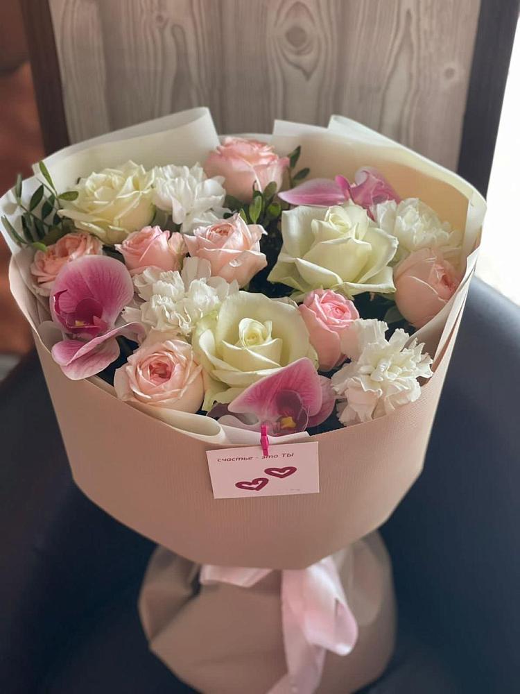 Букет цветов из: Орхидеи, Розы и Гвоздики в Калиновке Курской области