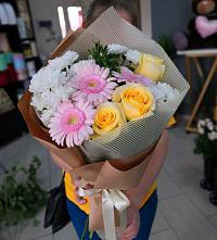 Букет цветов из:  Герберы, Розы и Хризантемы в Калиновке Курской области