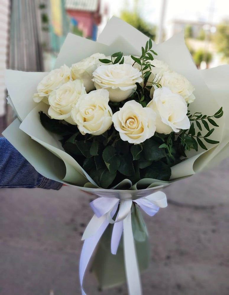 Букет Белые розы Проуд в Калиновке Курской области