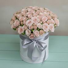 Цветочная композиция из Розы в шляпной коробке в Калиновке Курской области