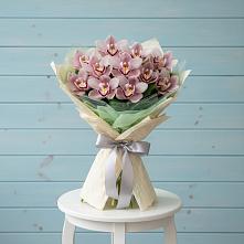 Букет цветов из:  Орхидеи и Розы в Калиновке Курской области