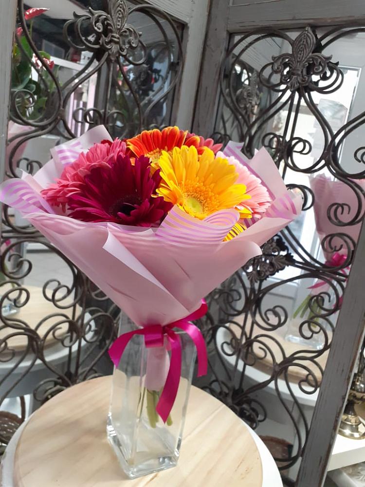 Букет цветов из: Герберы в Калиновке Курской области