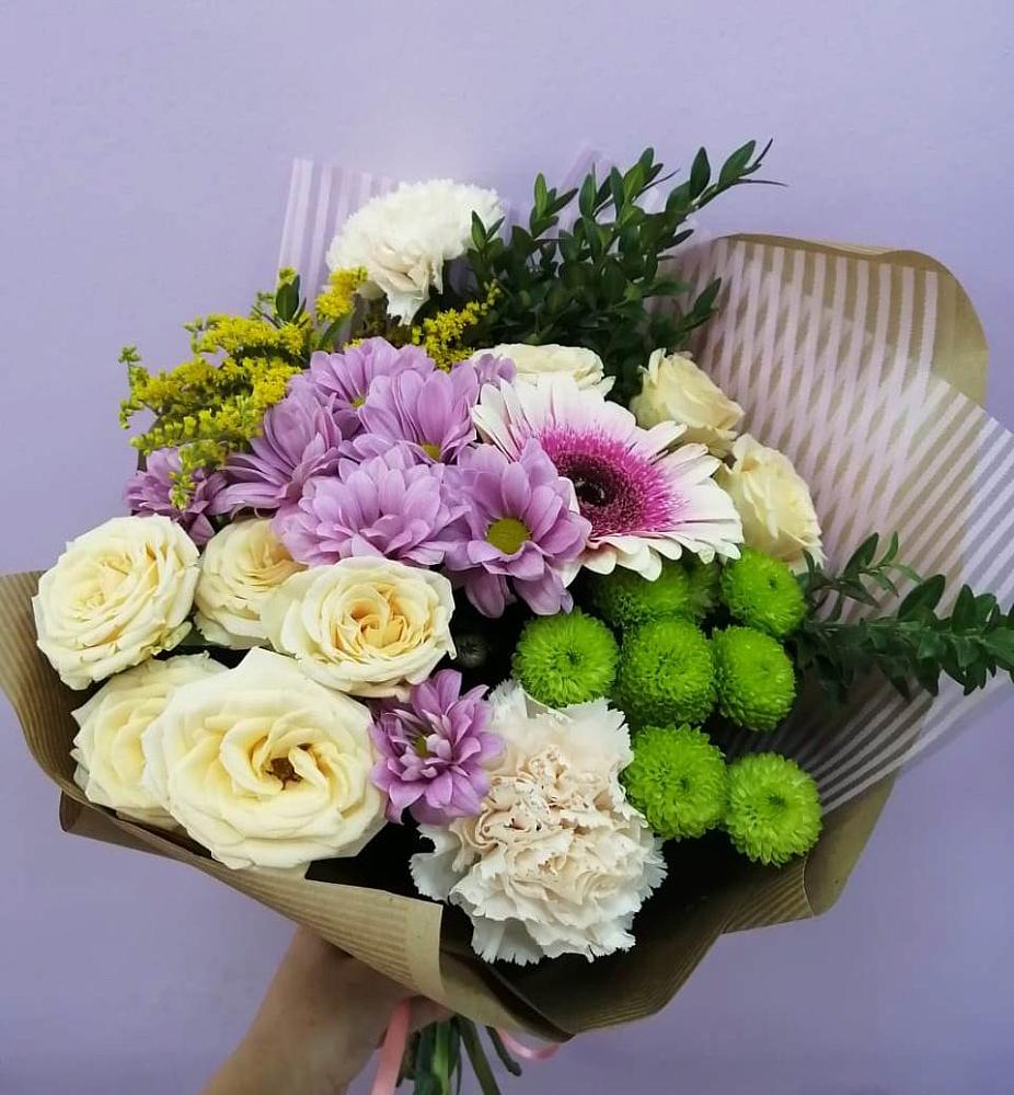 Букет цветов из: Хризантемы, Розы, Гвоздики и Герберы в Калиновке Курской области