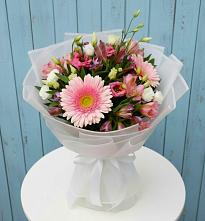 Букет цветов из:  Герберы, Альстромерии и Лизиантусы в Калиновке Курской области
