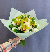 Букет цветов из:  Орхидеи и Розы в Калиновке Курской области