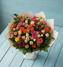 Букет Микс из разноцветных кустовых роз в Калиновке Курской области