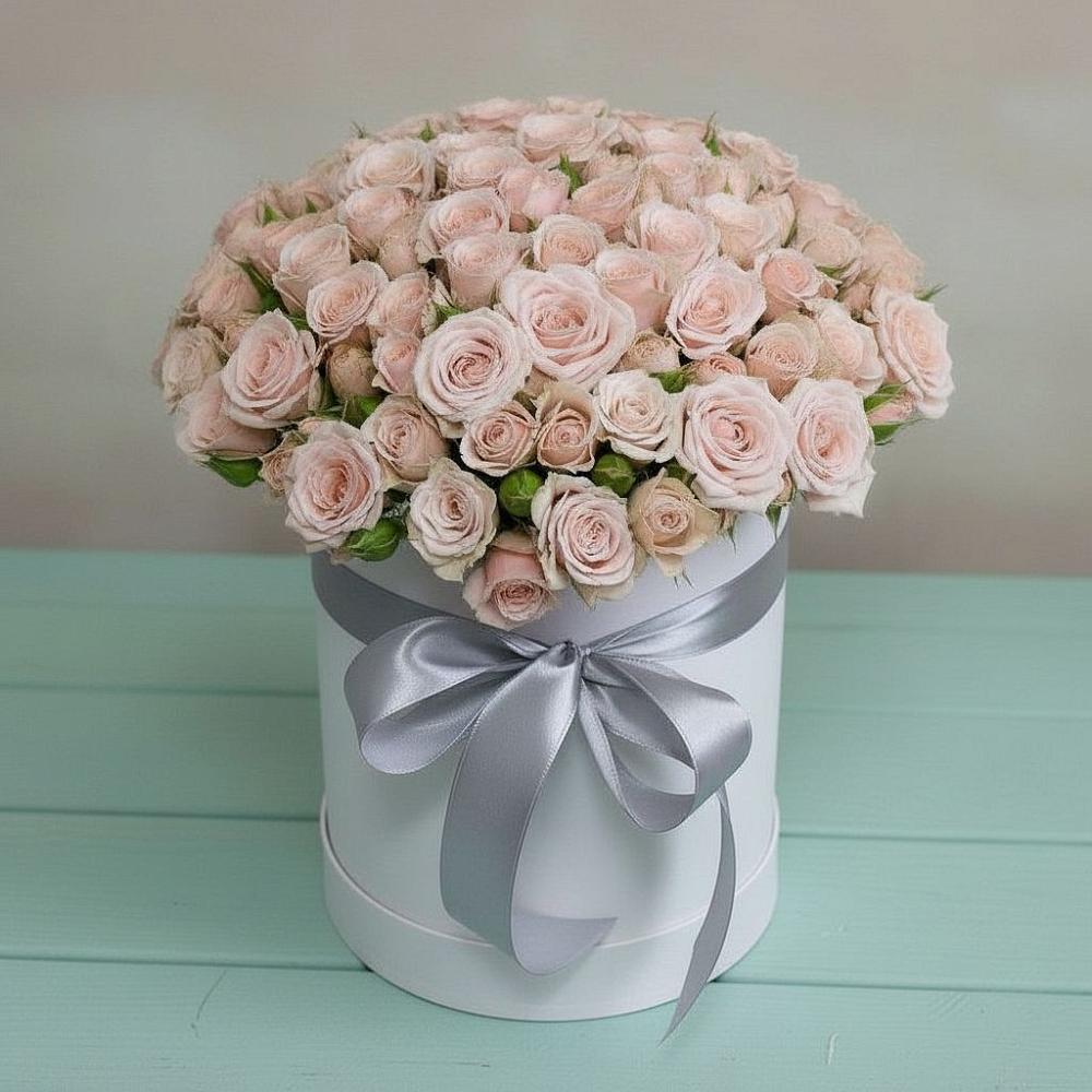 Цветочная композиция из Розы в шляпной коробке в Калиновке Курской области